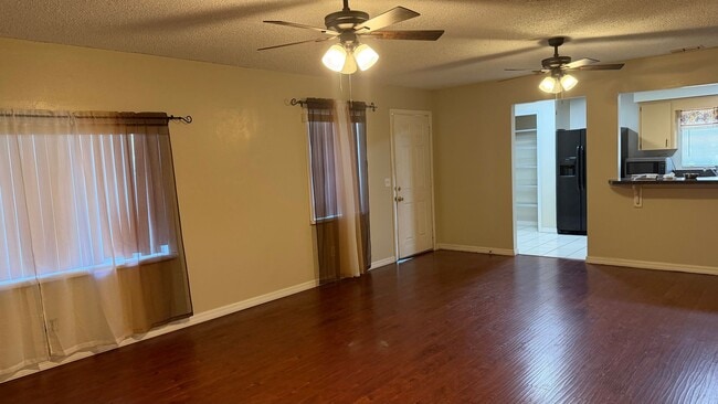 Photo - House For Rent - Metrowest