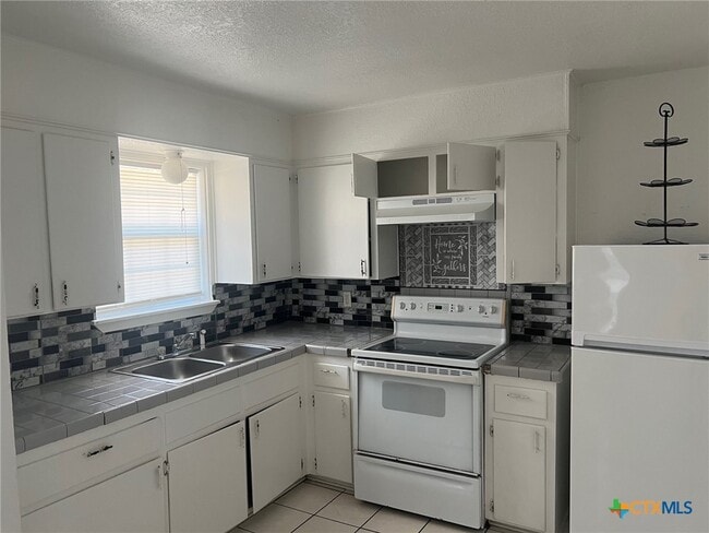 Building Photo - 516 Wolf St Rental