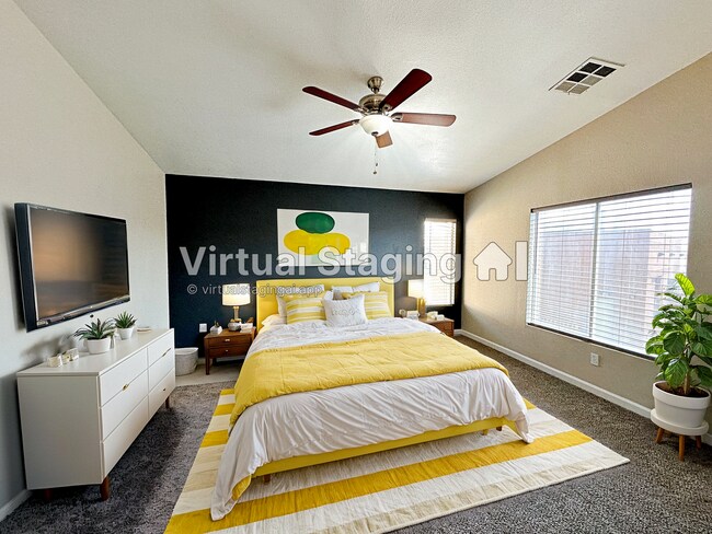 Photo - 3 BEDROOM TOWNHOME WITH YARD + 2 CAR GARAG...