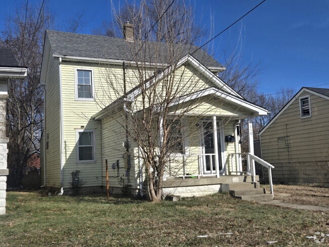Building Photo - "3-Bedroom Home on Larkwood Ave – Spacious... Unit AA109