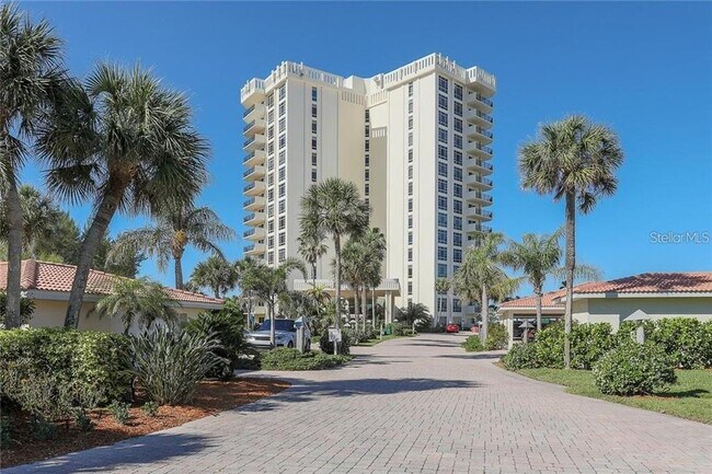 Building Photo - 2525 Gulf of Mexico Dr Unit 12F