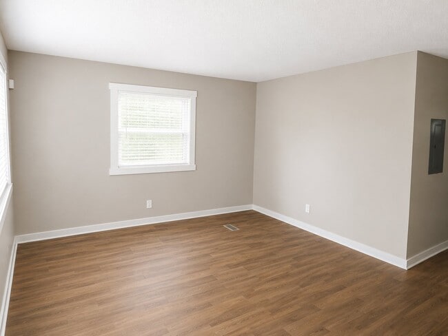 Photo - 3483 Lawton Rd