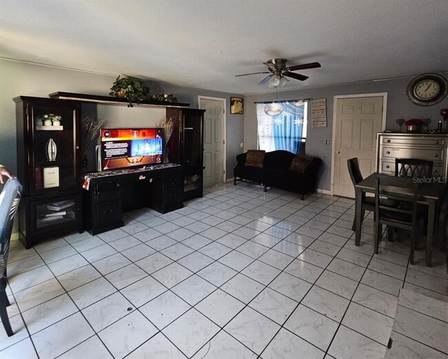 Photo - 553 Robin Hill Cir