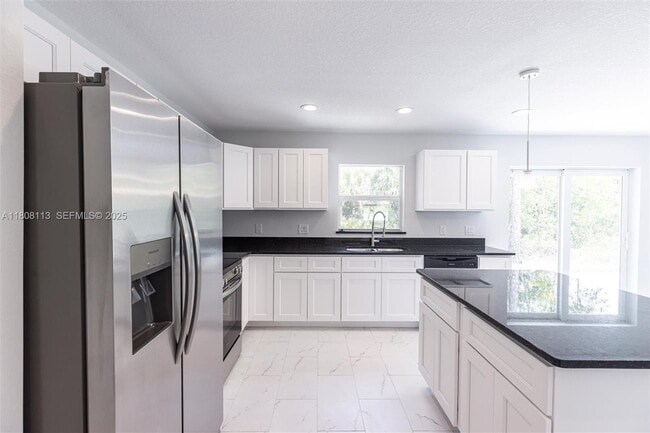 Photo - 2006 Rosa Ct