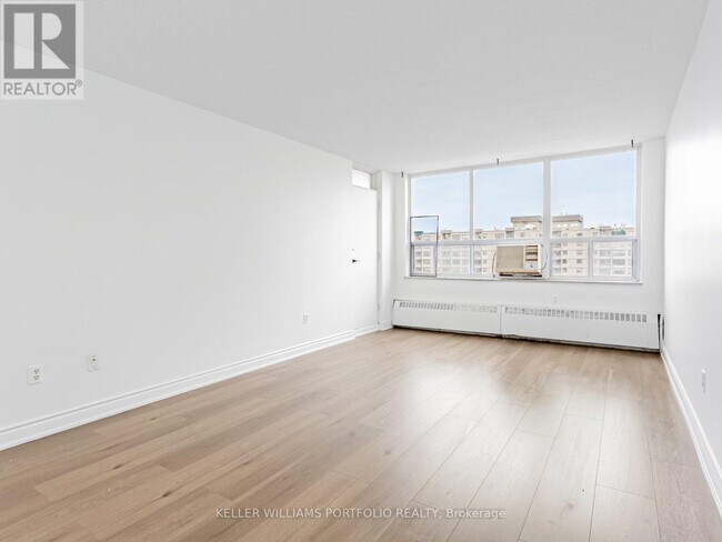 Photo - 390 Dixon Rd Unité 2115