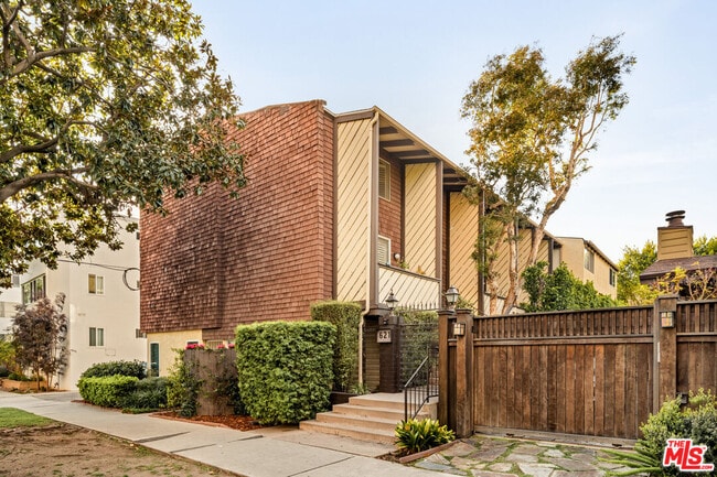 Building Photo - 621 California Ave