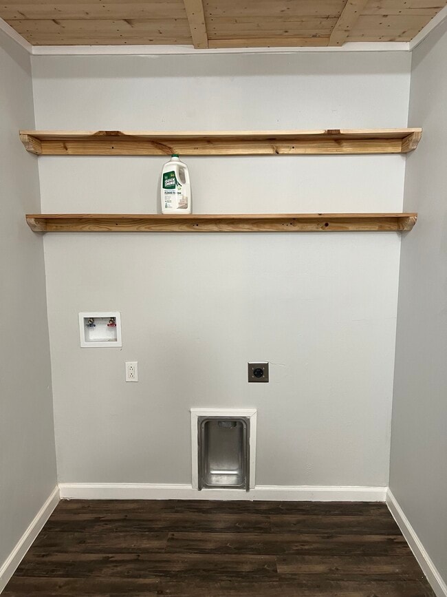 Building Photo - 605 N 12th St Unit 3