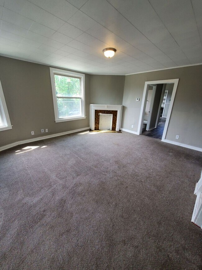 Photo - 2201-2203-2203 N 32nd St Unit 2203 (Upper)