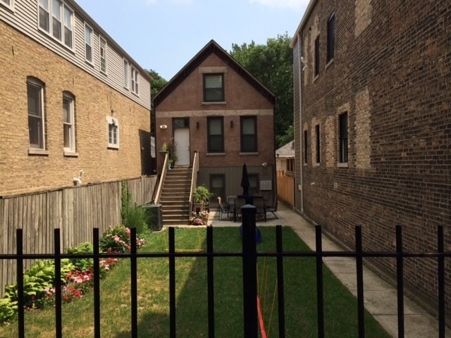 Photo - 2035 N Winchester Ave House