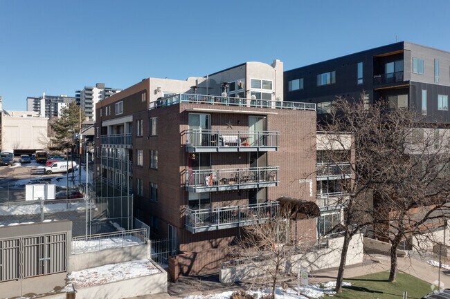 Sherman Square - Sherman Square Apartments