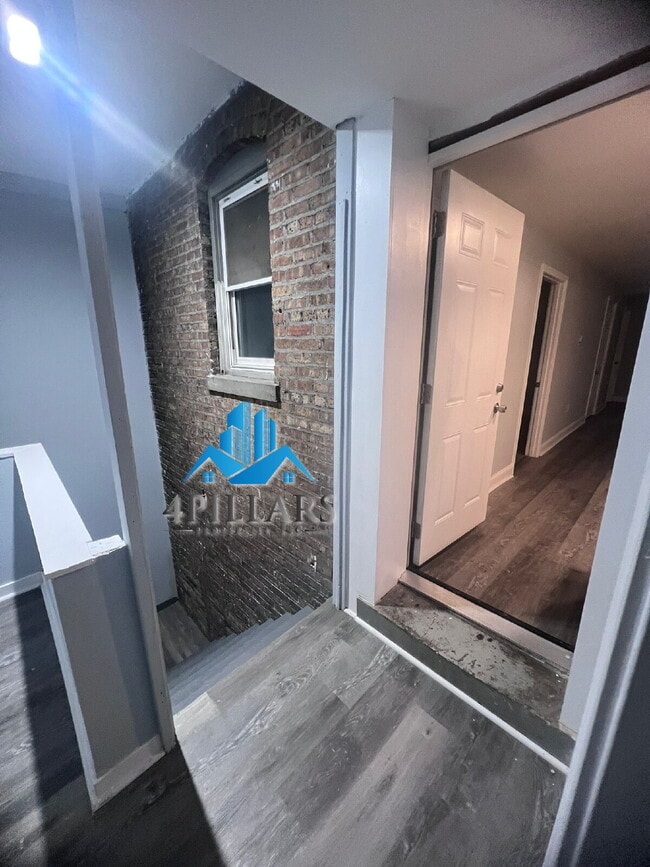 Photo - "Charming 3-Bed Gem in East Chicago – Spacious 1066 Sq Ft Retreat!" Unit 2