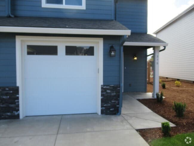 Building Photo - Newer 3 bedroom Duplex Unit 377 Rental
