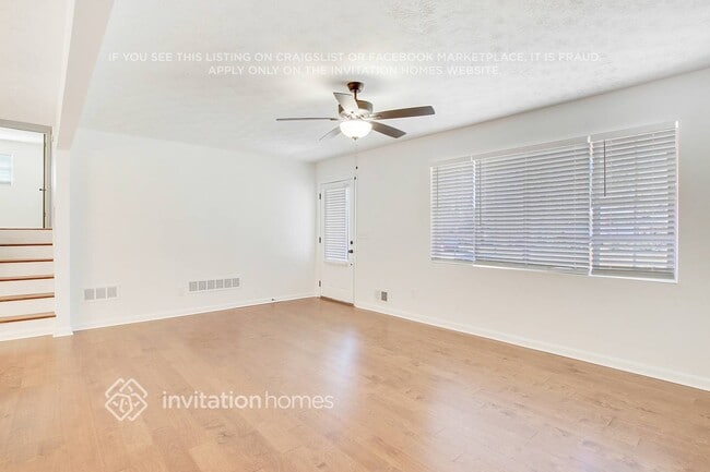 Photo - 675 Village Ln Dr SW