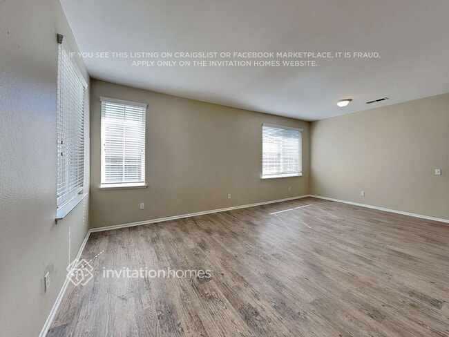 Photo - 27623 Mangrove St