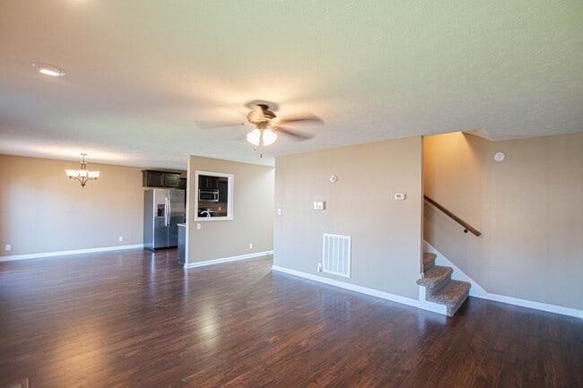 Photo - 613 Fennec Way