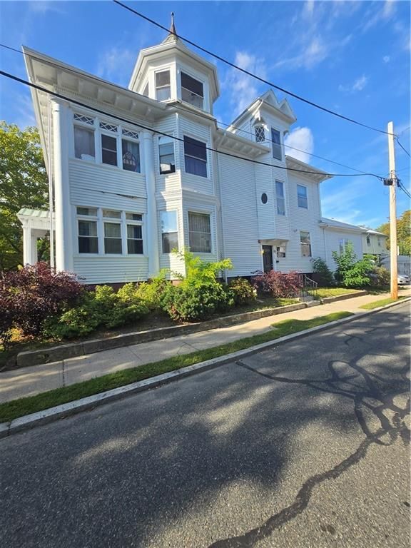 190 Verndale Ave Unit 2