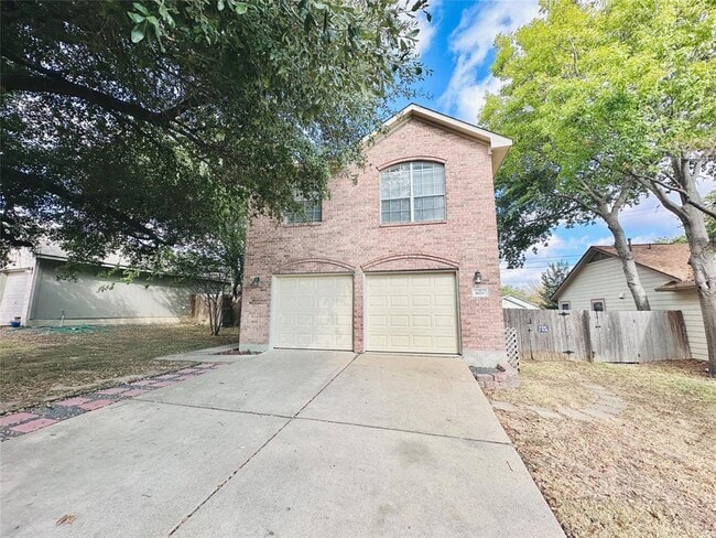 Photo - 1600 Primrose Trail