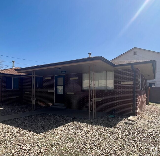 Building Photo - Charming Two Bedroom in Lakewood-Updated, ... Rental