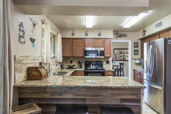 Building Photo - 7543 W Brown St. Unit B