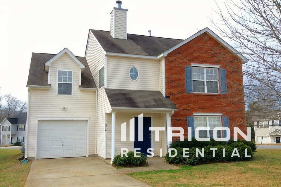 Photo - 1372 Zered Pl NW