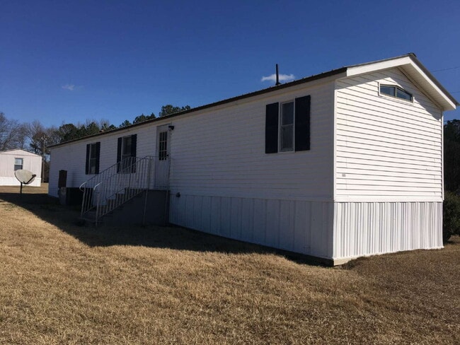 Photo - 2 Bedroom, 2 Bathroom Singlewide in Shady Creek Mobile Estates *LAWN CARE INCLUDED* Pikeville sch...