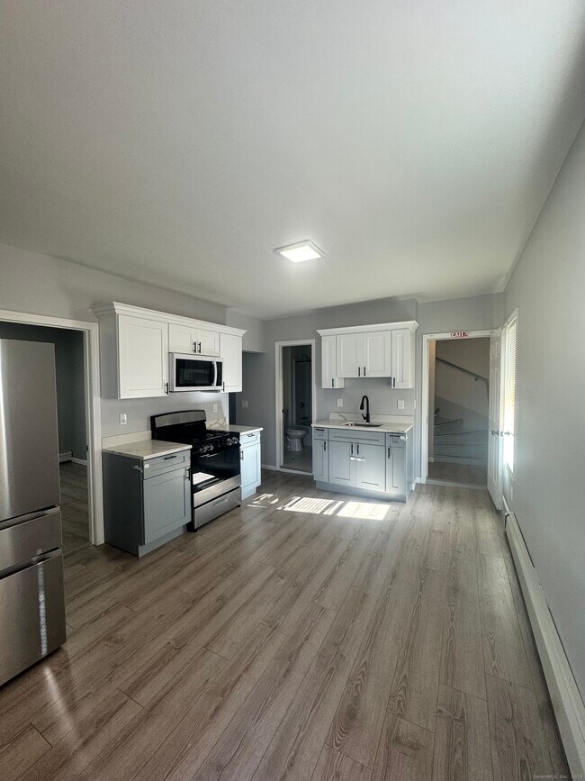 Photo - 290 Orange St Unit 1