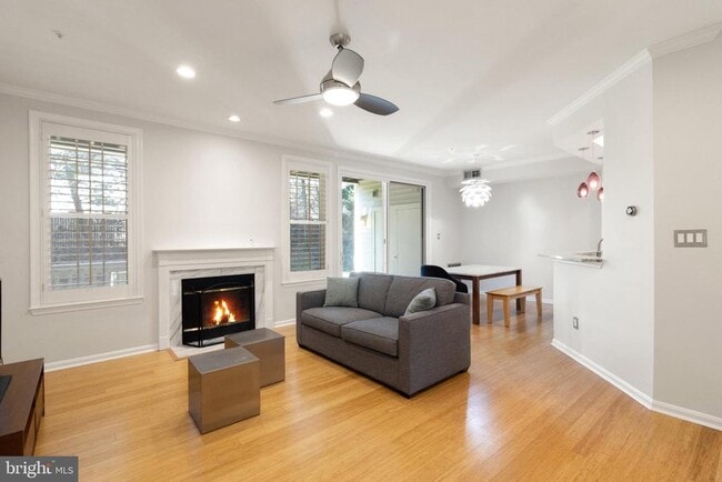 Building Photo - 6944 Ellingham Cir Unit A