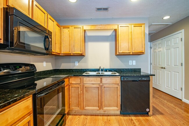 Photo - Penn Crossing