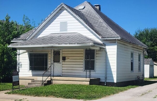 2 Bedroom Home on N 25th St - 2 Bedroom Home on N 25th St