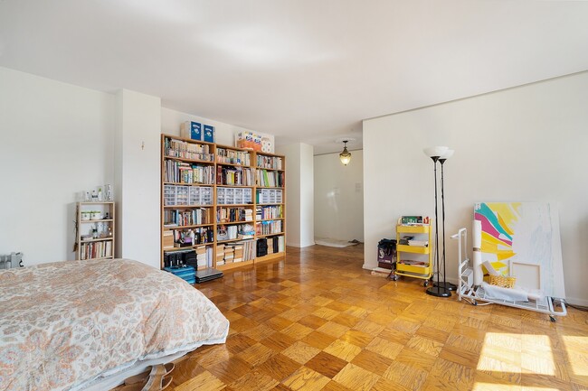 Photo - 225 Saint Pauls Ave Unit 9N