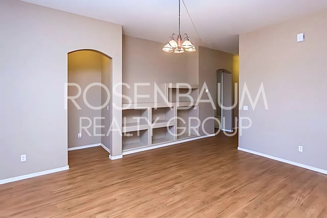 Building Photo - Beautiful 3-bedrooms, 2-baths home tucked ...