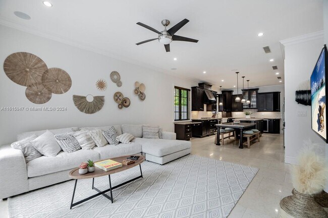 Photo - 2942 SW 4th Ave