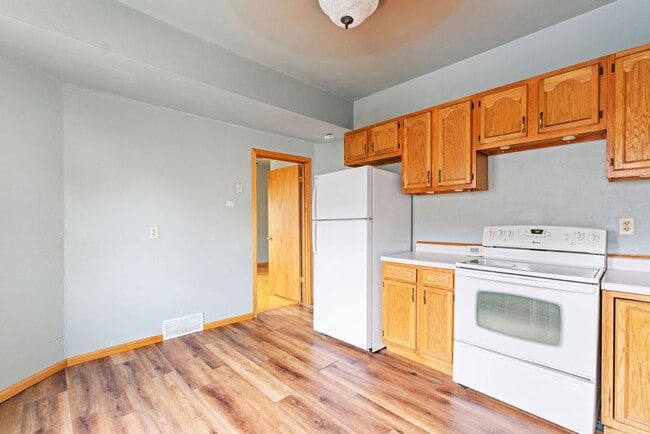 Photo - 114 Center St Unidad Lower