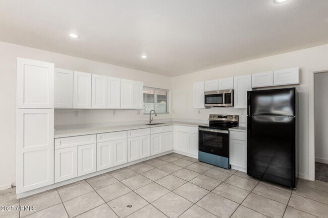 Building Photo - 2828 East Chipman Road Unit 1 Rental
