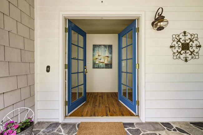 Photo - 1510 Valley Dr NW