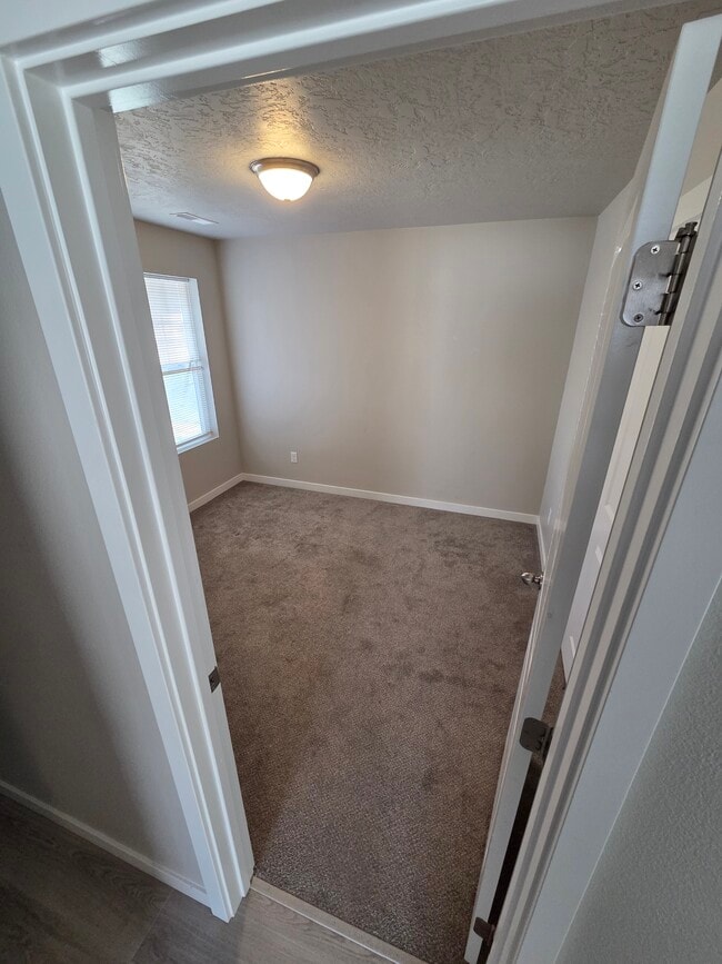 Photo - 17649 Desert Rdg Ave