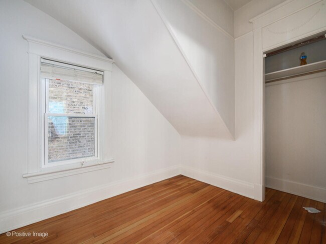 Photo - 1415 W George St Unit 1