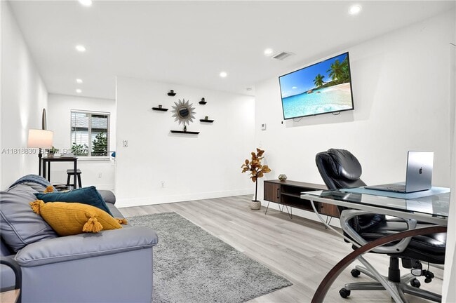 Photo - 300 NW 82nd Terrace