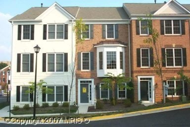 Building Photo - LOCATION * LOCATION * LOCATION