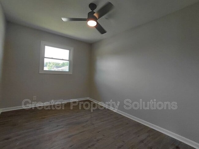 Photo - 5625 Grant St