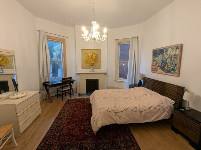 Building Photo - 1816 W Grace St Unit A