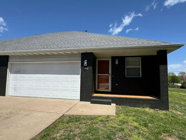 Building Photo - 701 McLean Ct Rental