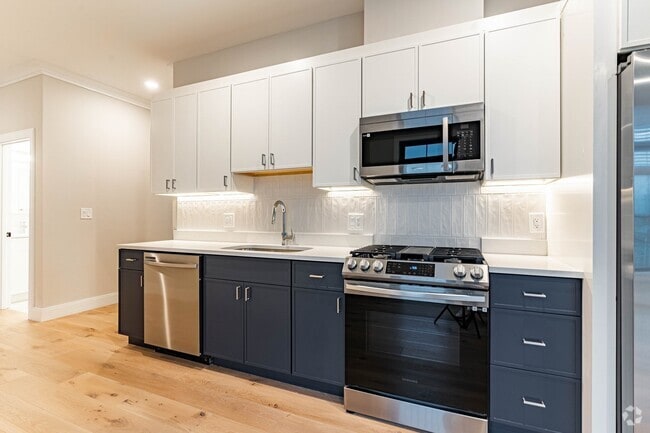 Building Photo - 160 Everett St Unit 302 Rental
