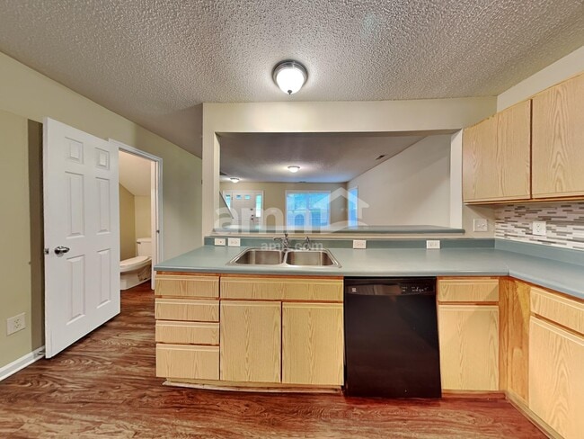 Photo - 803 Woodgreen Dr