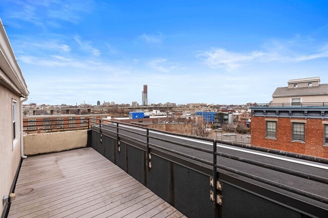 Building Photo - 187 Wayne St Unit 413C