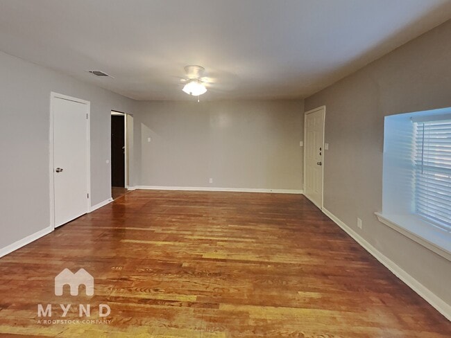 Photo - 510 E University Ave