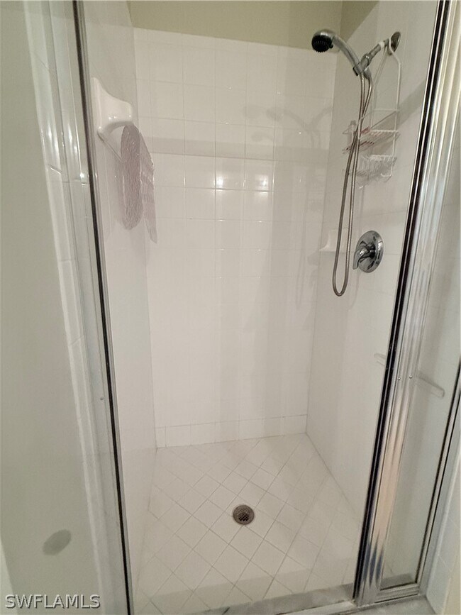 Photo - 3555 Laurel Greens Ln N Unidad 202