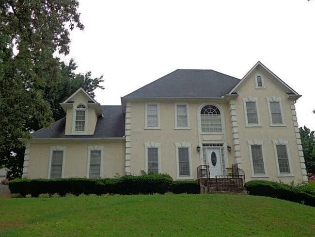 Building Photo - COMING SOON!! 5 Bedroom finished basement... Rental