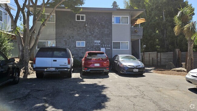 Building Photo - 2732 21st Ave Unit 5 Rental