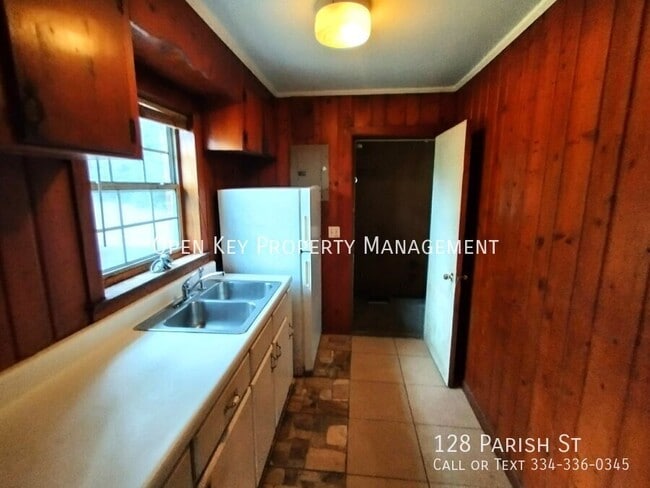128 Parish St